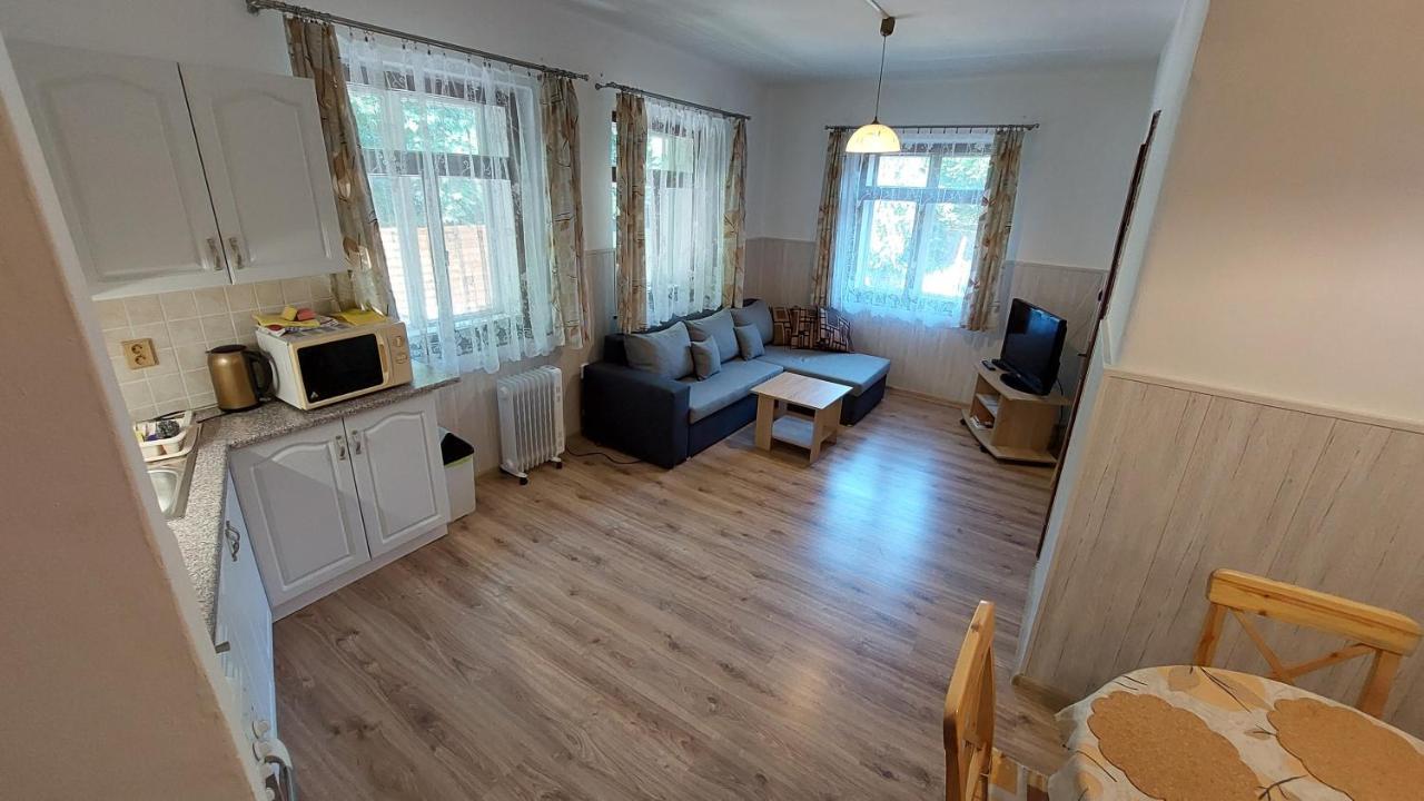 Ubytovani Pod Hradbami Nové Město nad Metují Zewnętrze zdjęcie